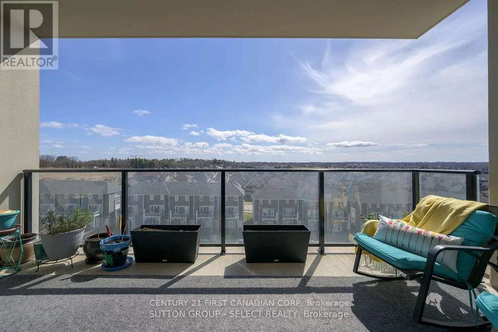 809 - 240 VILLAGEWALK BOULEVARD, #809