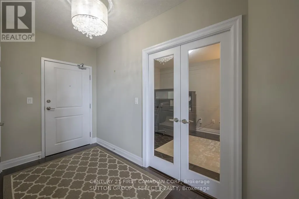 809 - 240 VILLAGEWALK BOULEVARD, #809