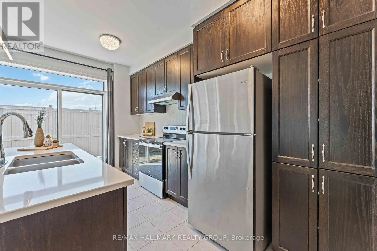 402 EDGEVALLEY COURT