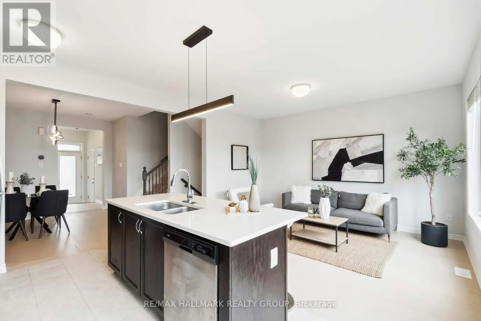 402 EDGEVALLEY COURT