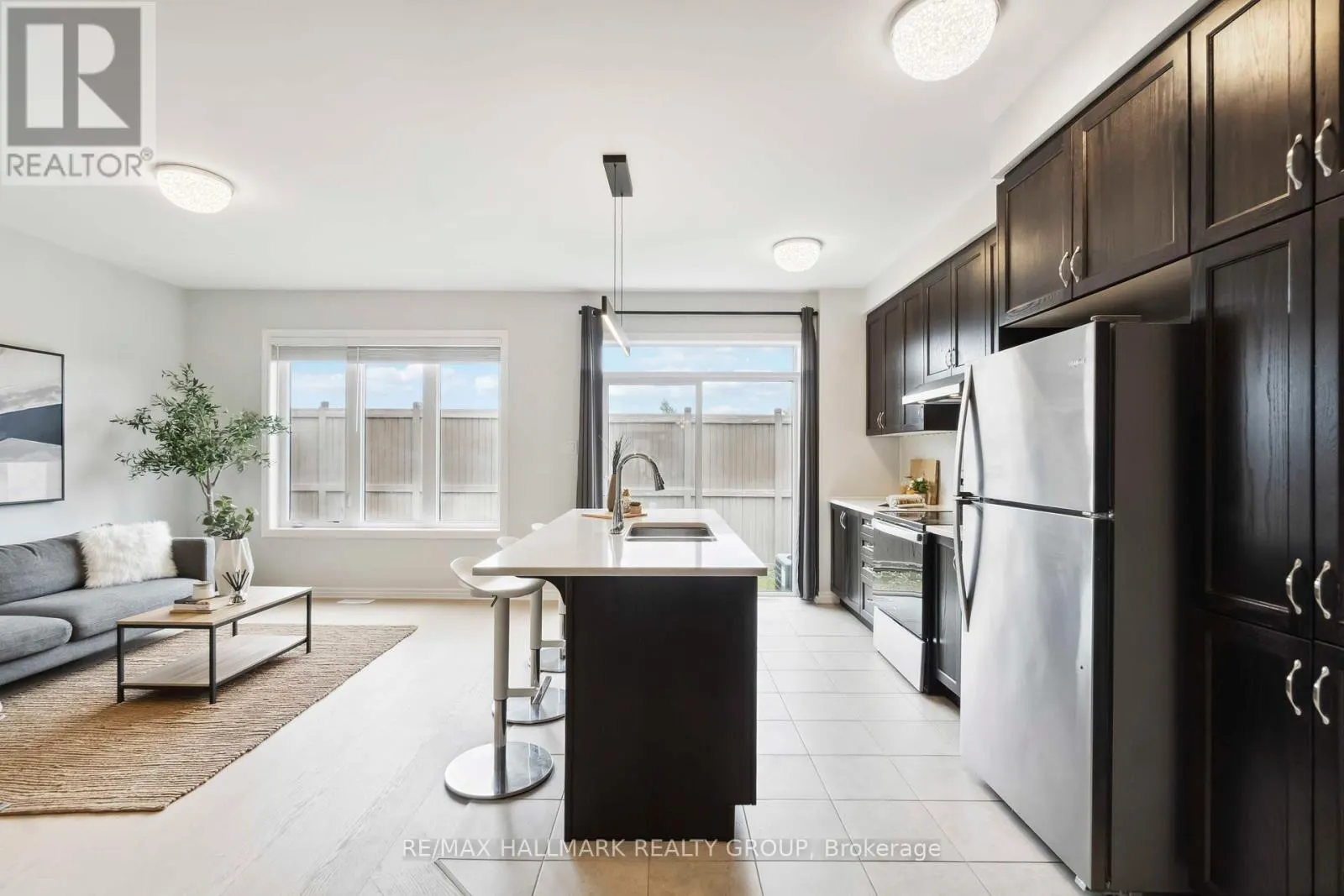 402 EDGEVALLEY COURT