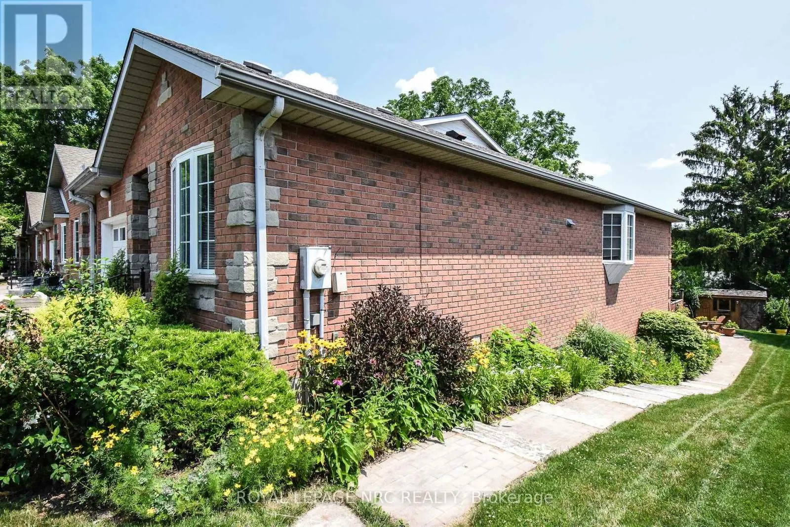 11 KINSMAN COURT