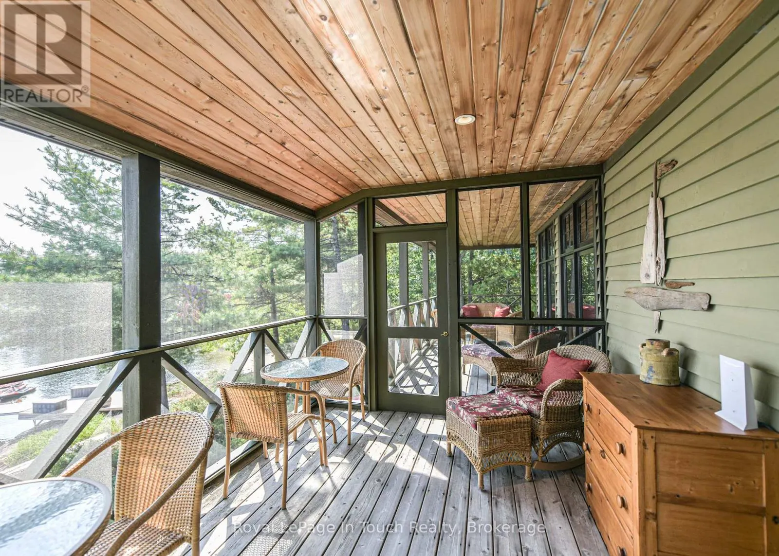 4 IS 2075 ARTHUR ISLAND, GEORGIAN BAY