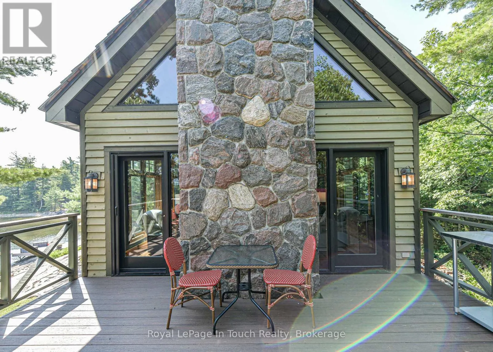 4 IS 2075 ARTHUR ISLAND, GEORGIAN BAY