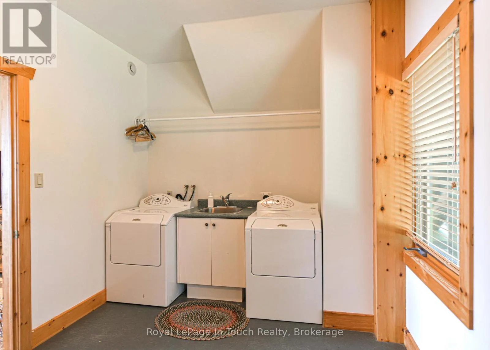 4 IS 2075 ARTHUR ISLAND, GEORGIAN BAY