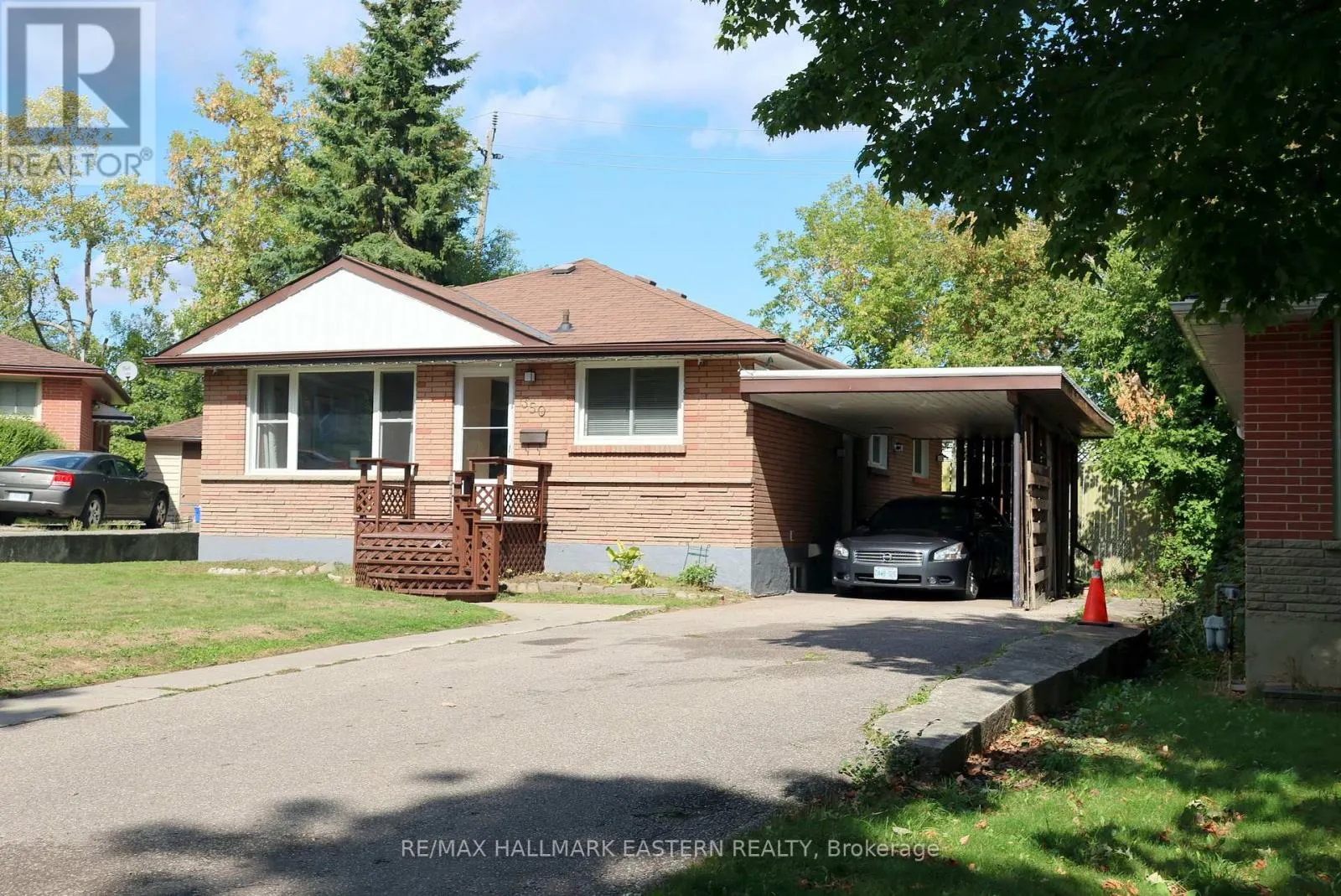 350 DOMINION CRESCENT