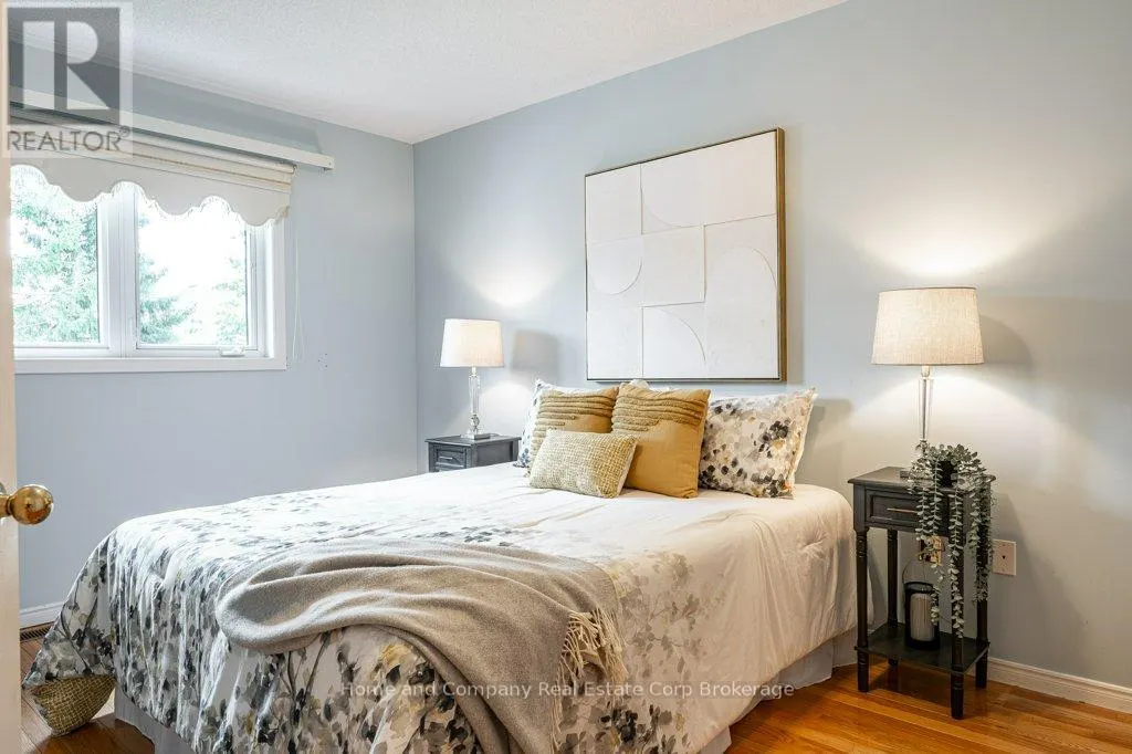 61 - 300 JOHN STREET S, #61