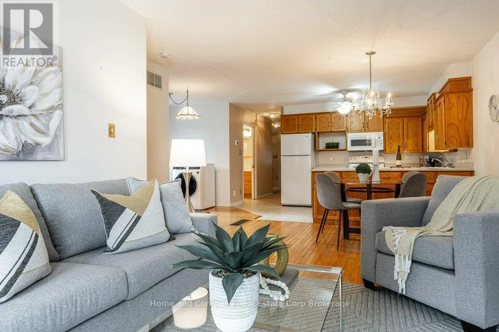 61 - 300 JOHN STREET S, #61