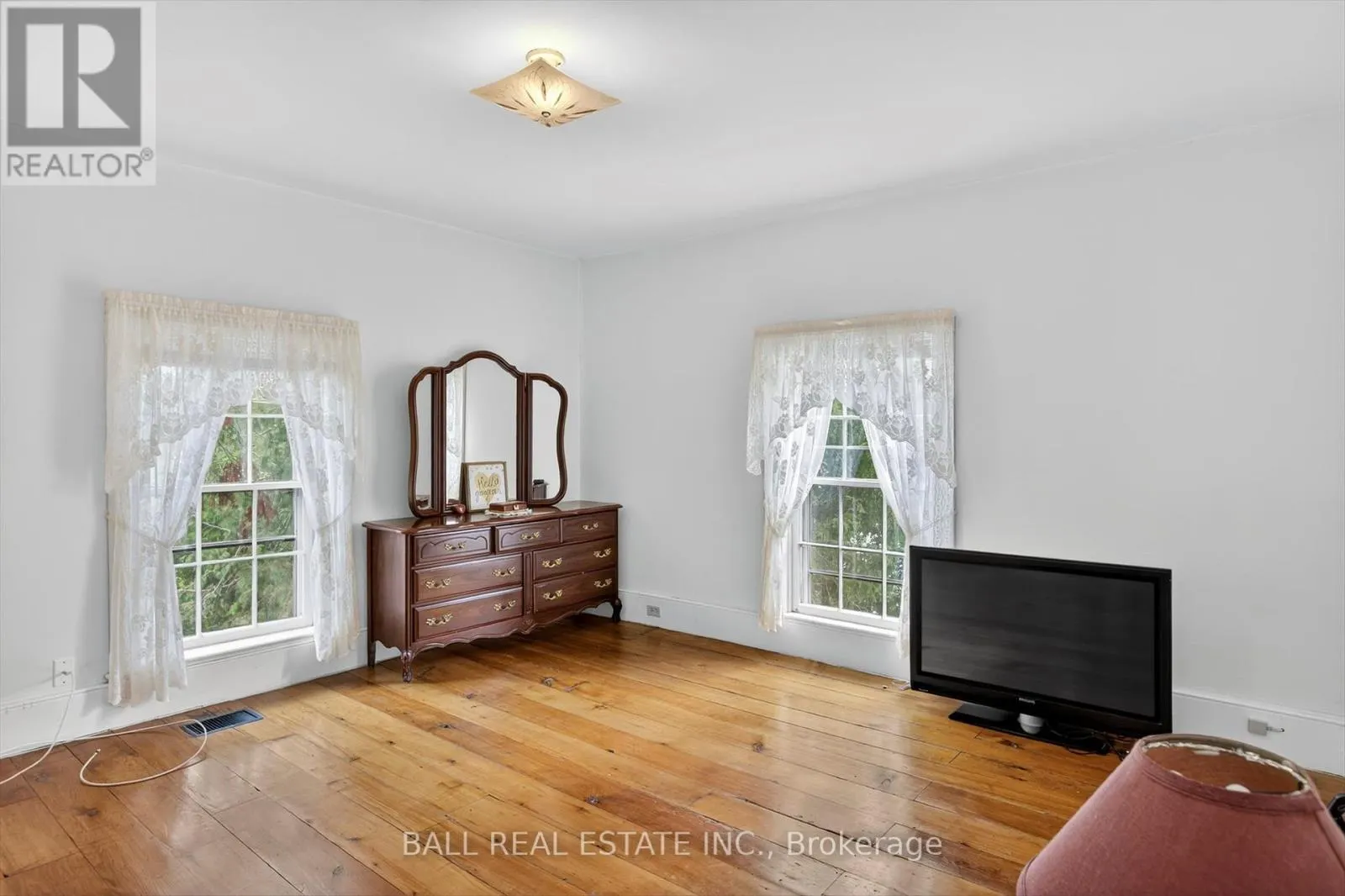 130 FRONT STREET W