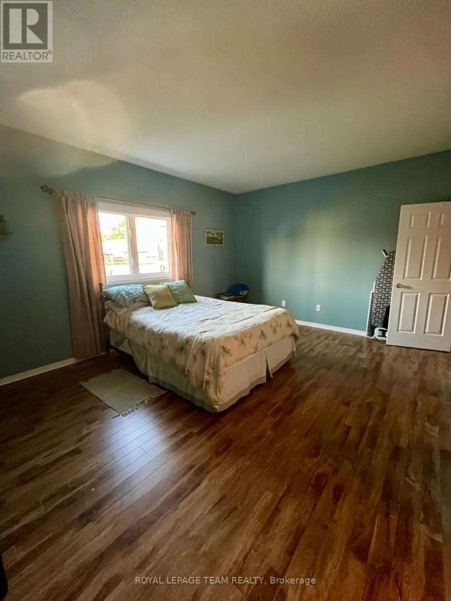 20 MOE ROBILLARD STREET