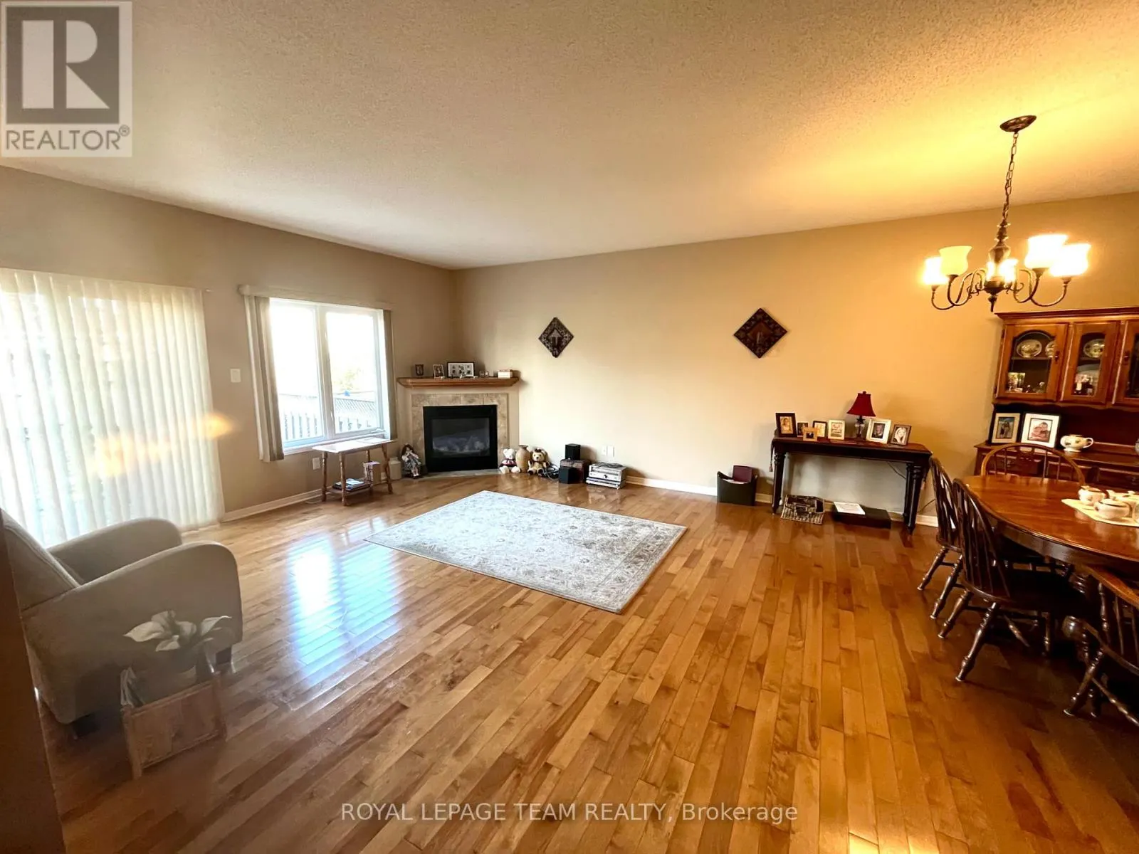 20 MOE ROBILLARD STREET