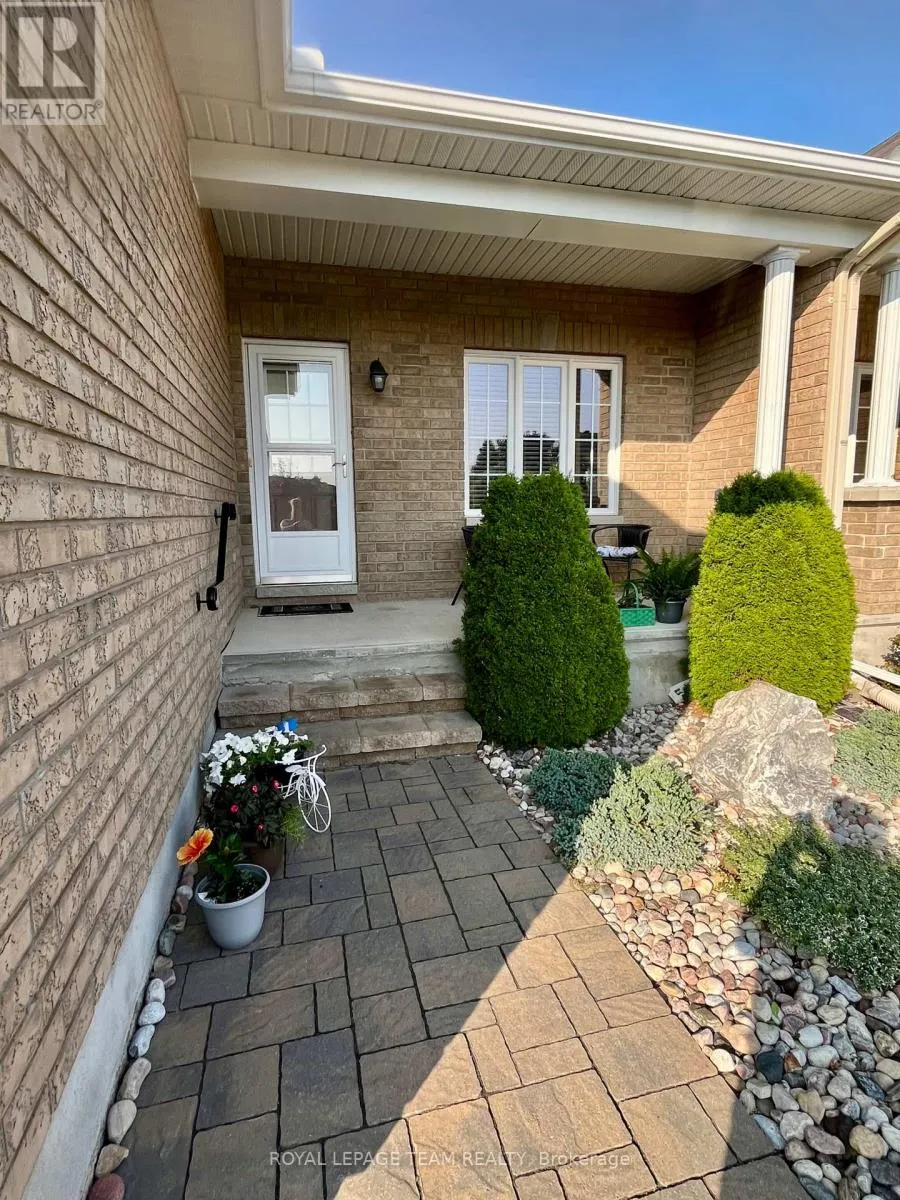 20 MOE ROBILLARD STREET