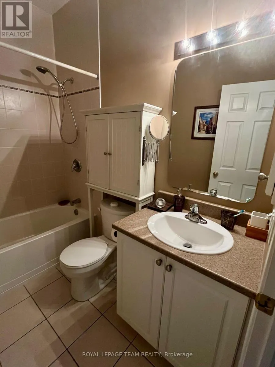 20 MOE ROBILLARD STREET