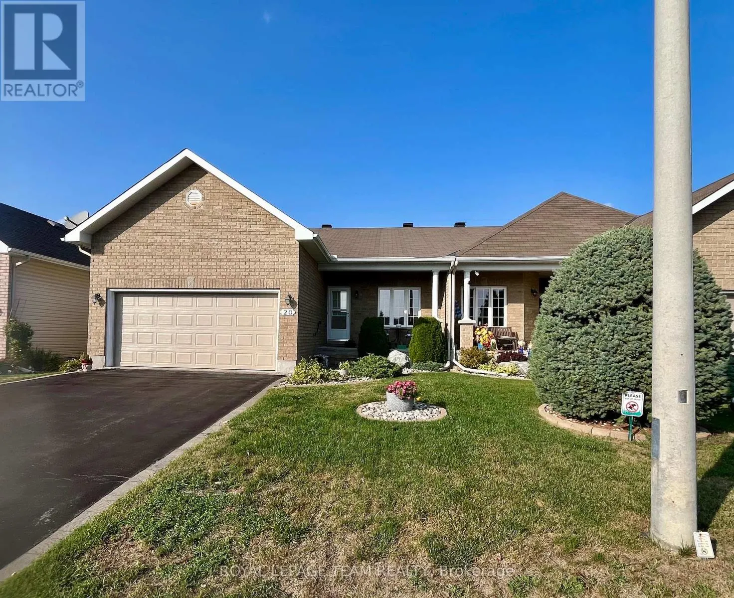 20 MOE ROBILLARD STREET