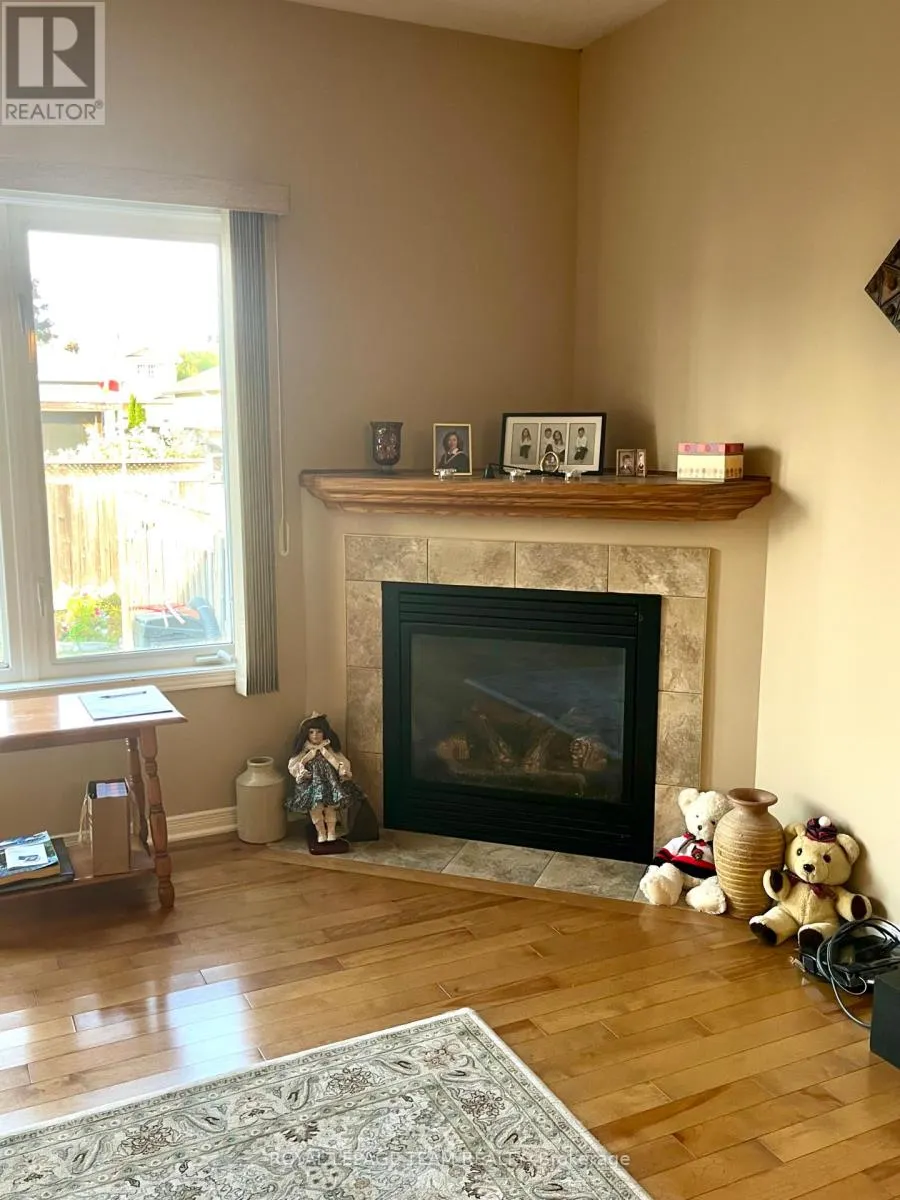 20 MOE ROBILLARD STREET