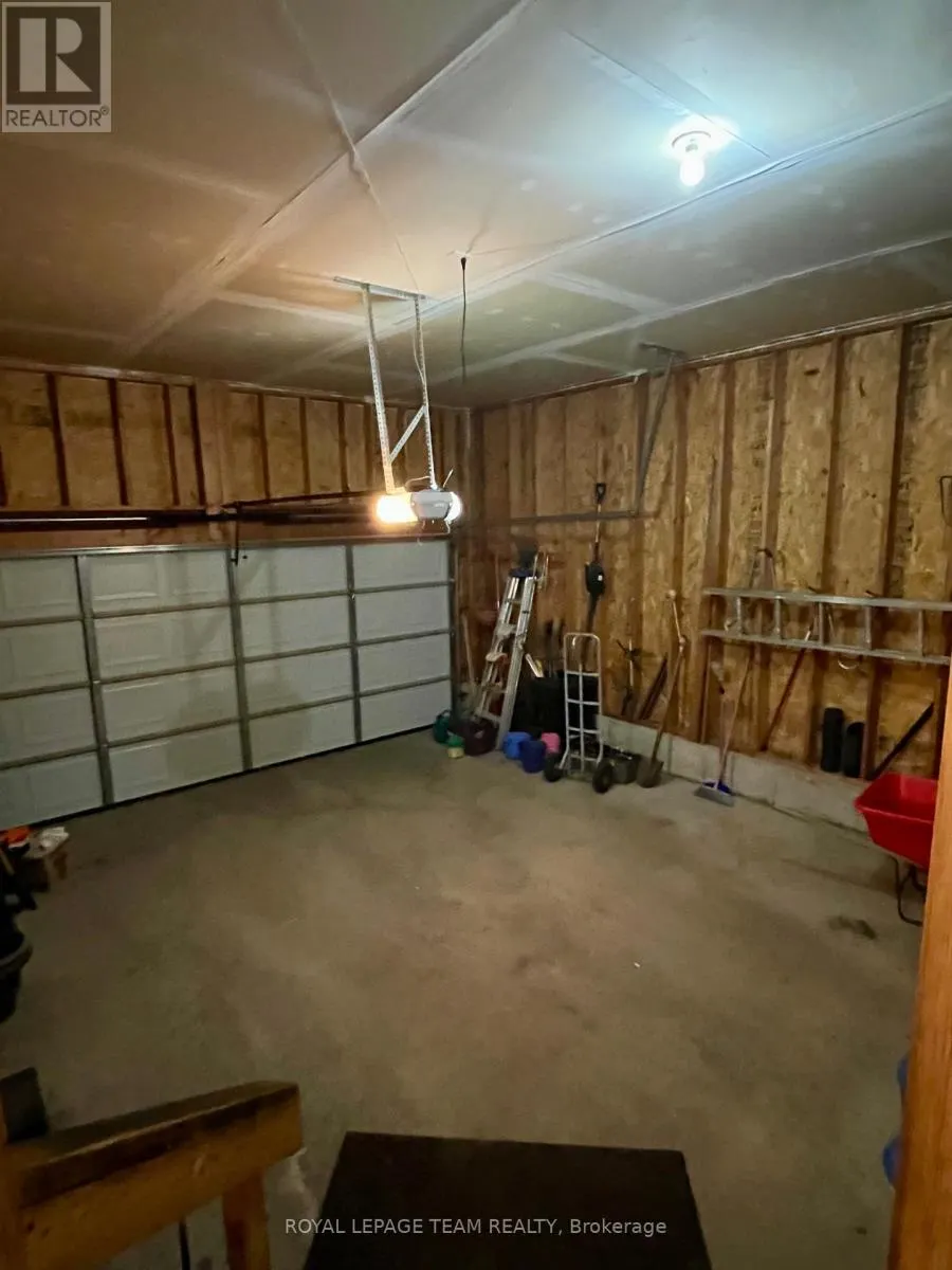 20 MOE ROBILLARD STREET