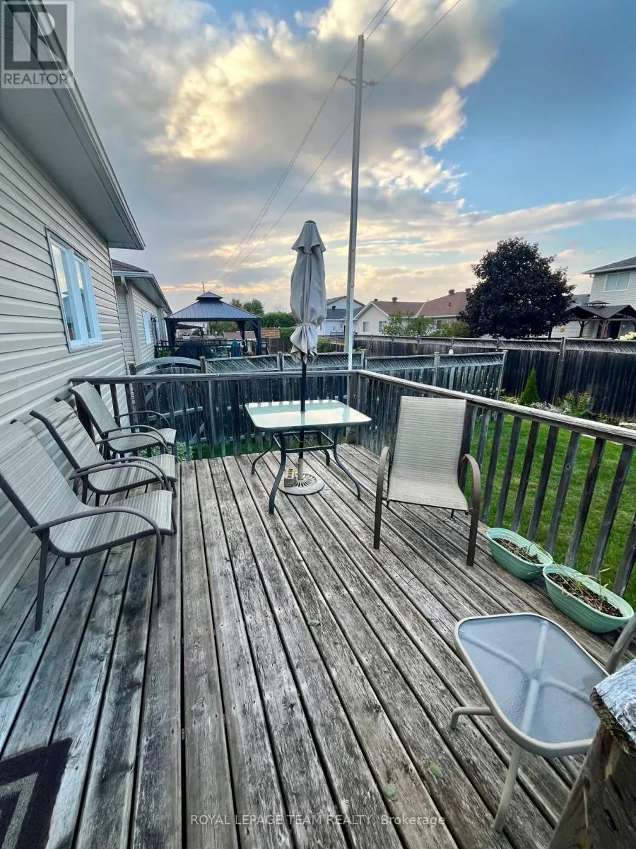 20 MOE ROBILLARD STREET