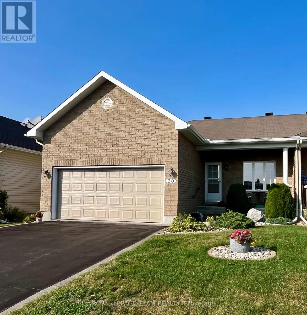 20 MOE ROBILLARD STREET