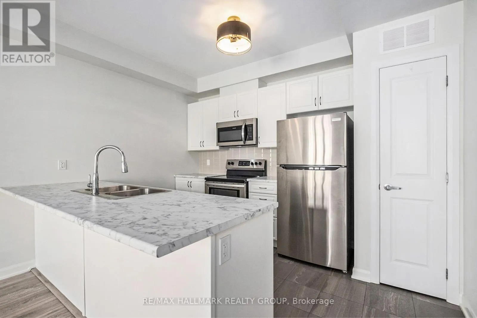 907 LIXNAW COURT