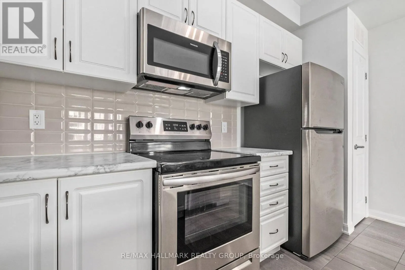 907 LIXNAW COURT