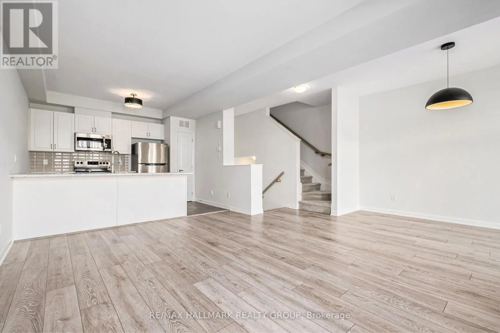 907 LIXNAW COURT