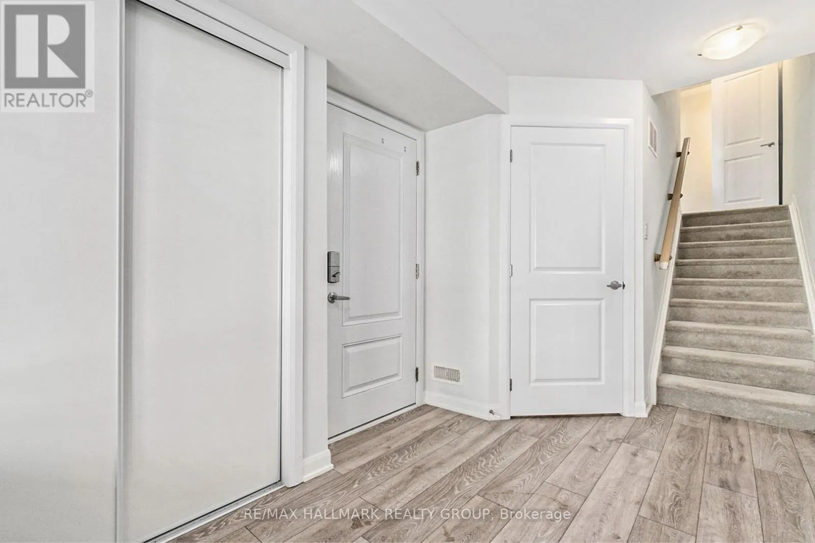 907 LIXNAW COURT