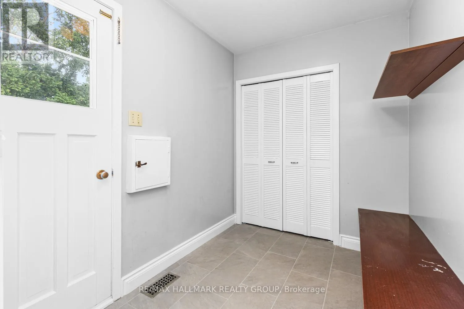 2435 GEORGINA DRIVE