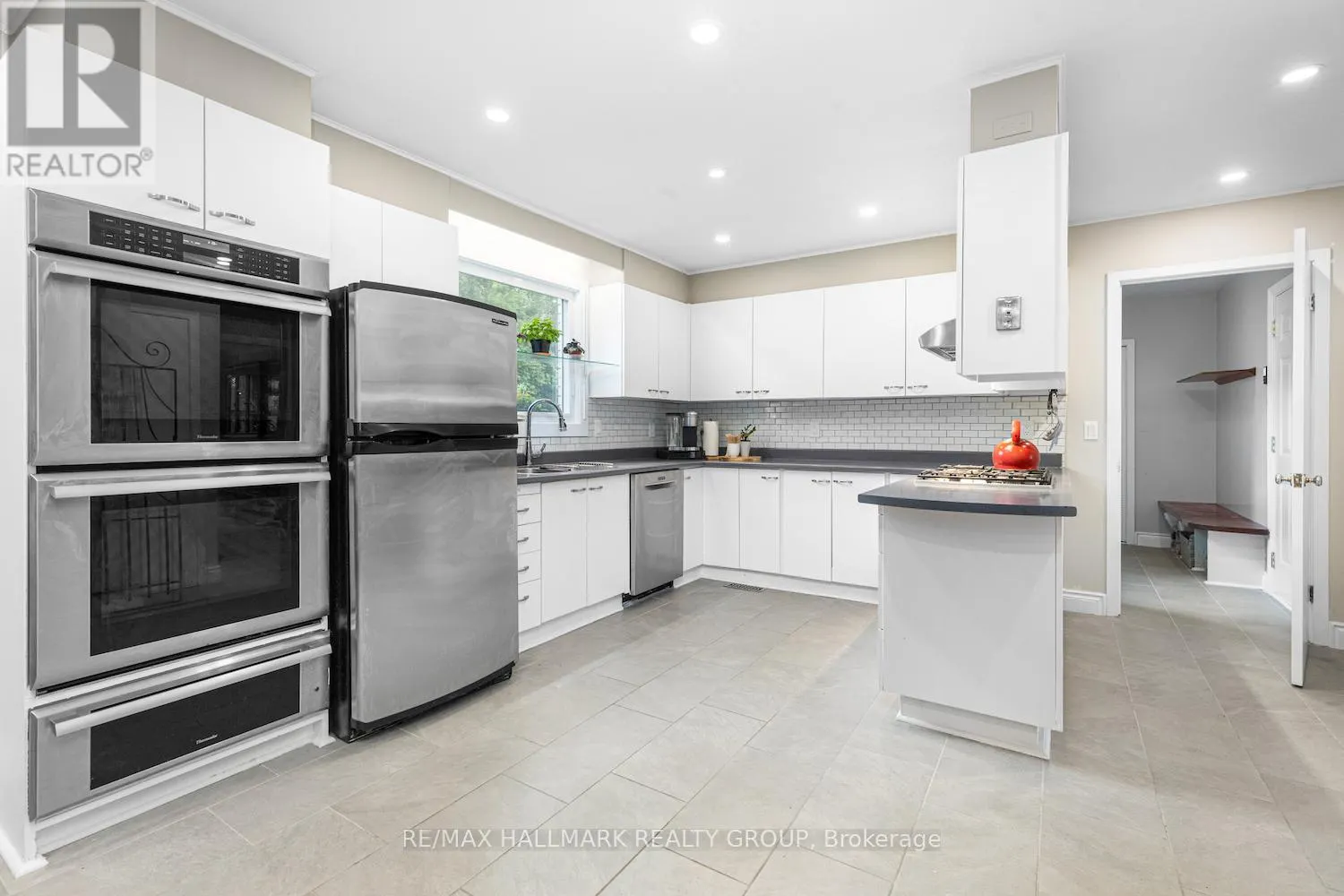 2435 GEORGINA DRIVE