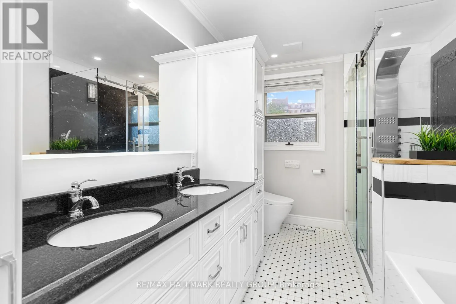 2435 GEORGINA DRIVE