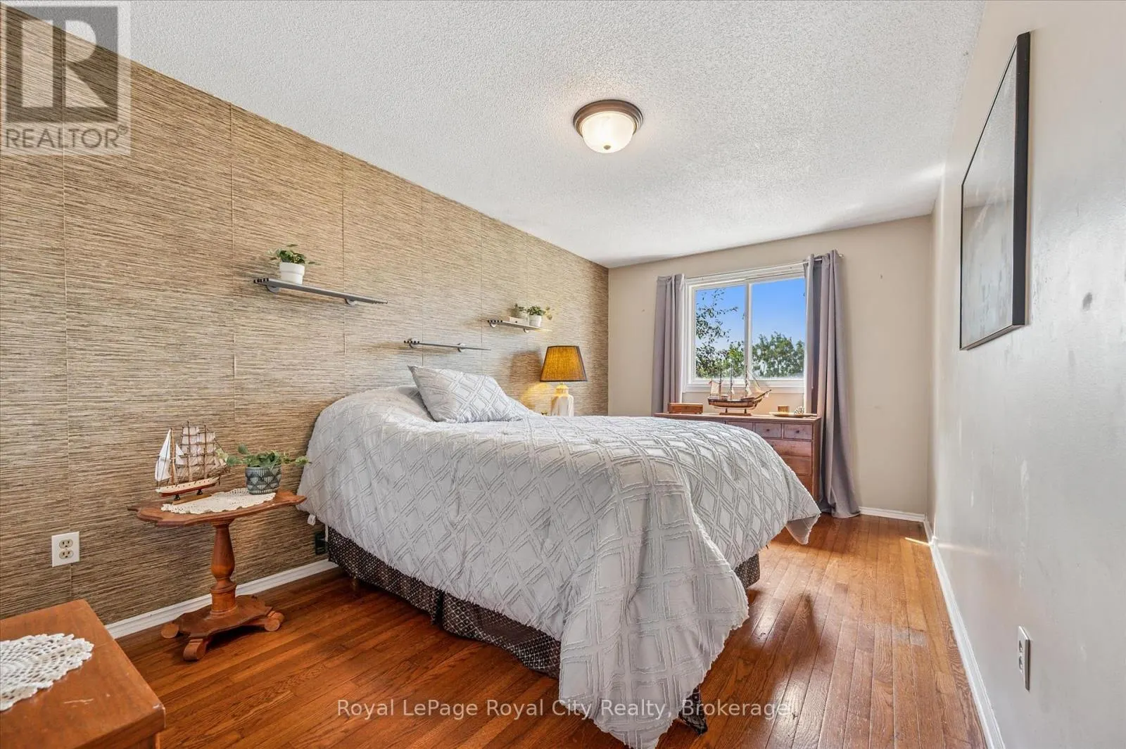 39 GREENWICH DRIVE