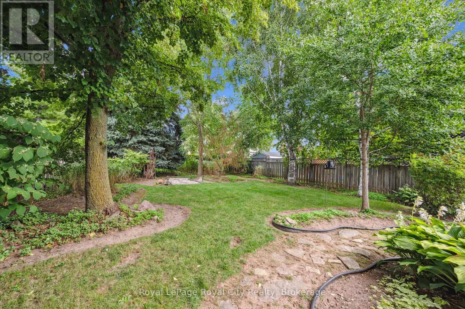 39 GREENWICH DRIVE