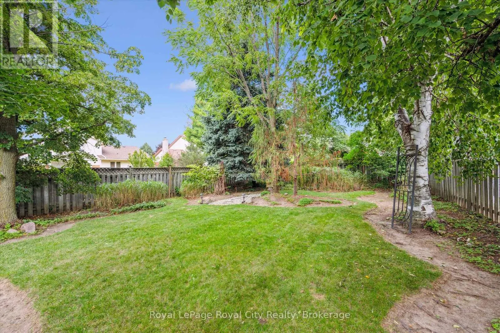 39 GREENWICH DRIVE