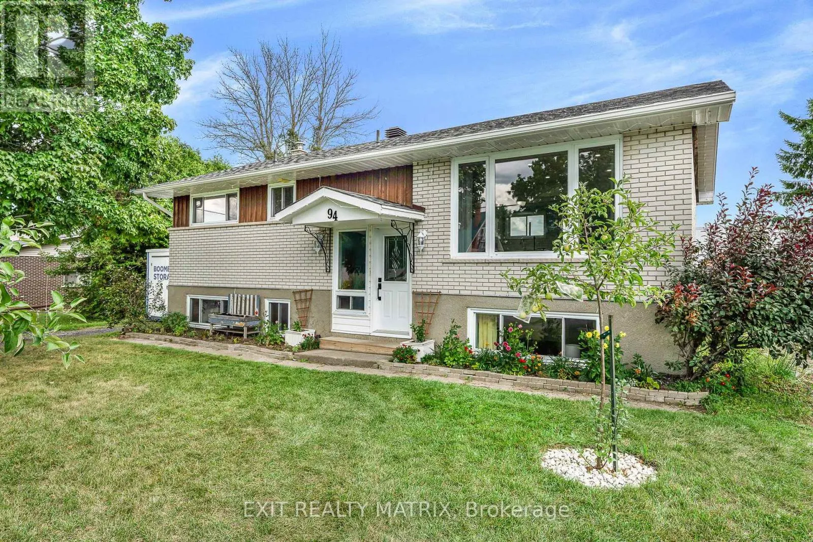 94 PEEL STREET E
