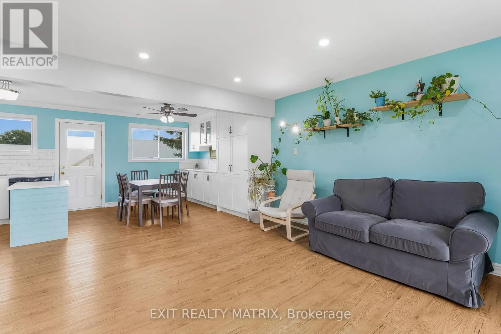 94 PEEL STREET E