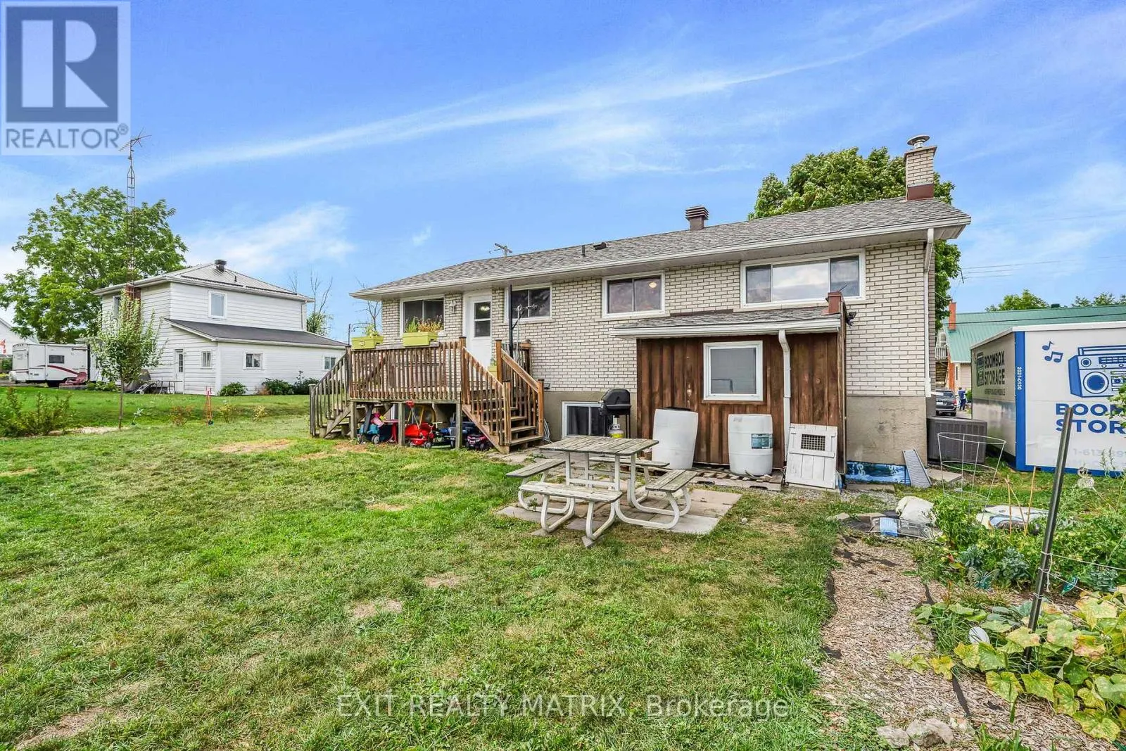 94 PEEL STREET E