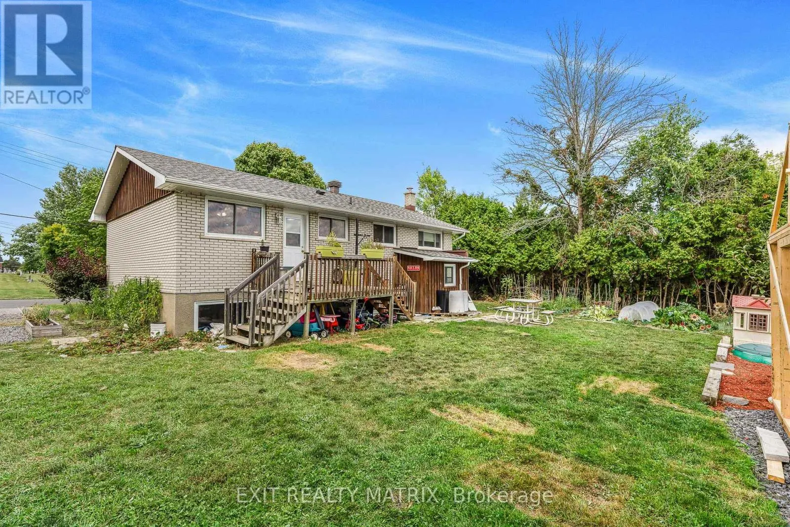 94 PEEL STREET E