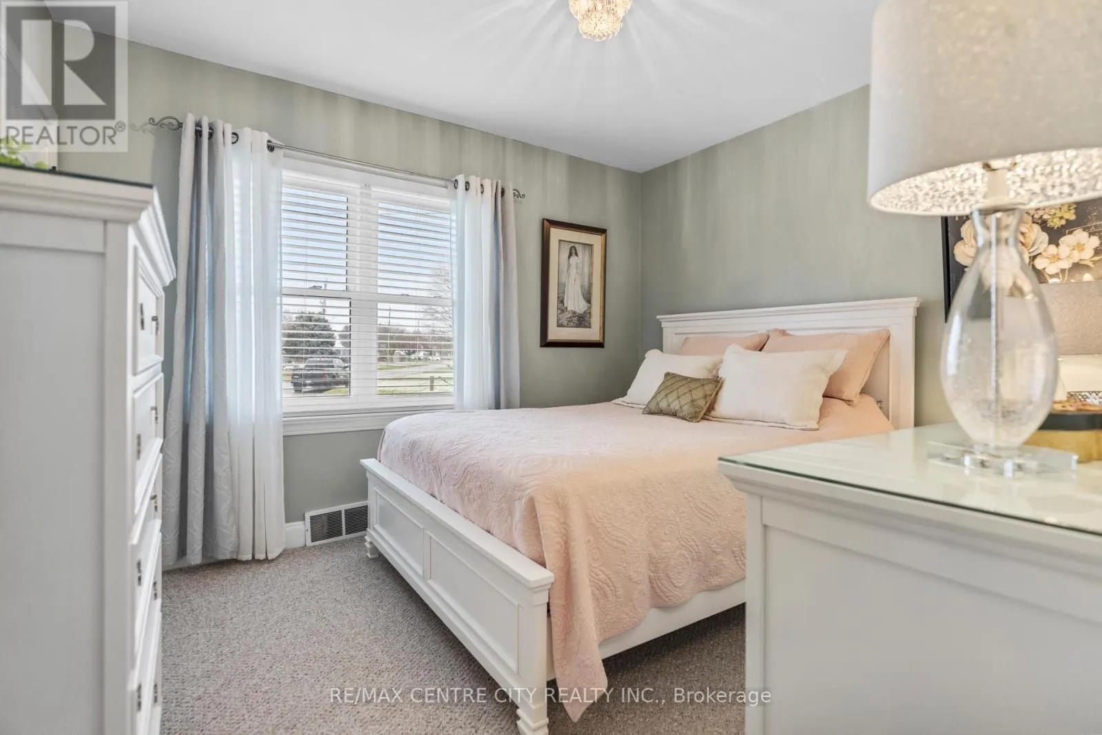 32 DIEPPE DRIVE