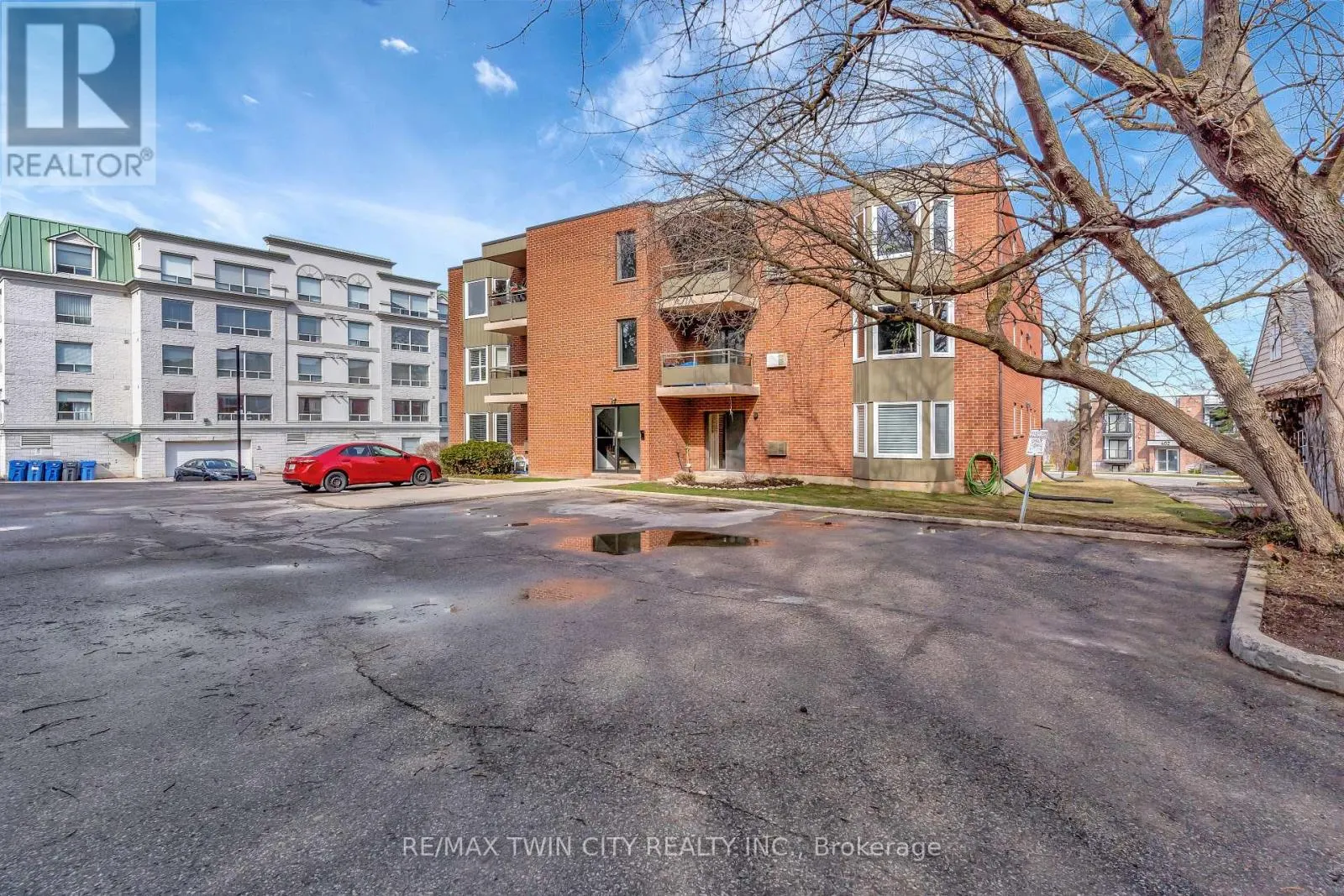 203 - 401 ERB STREET