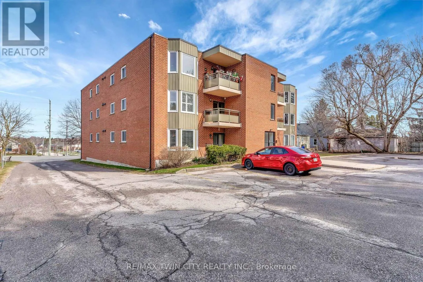 203 - 401 ERB STREET