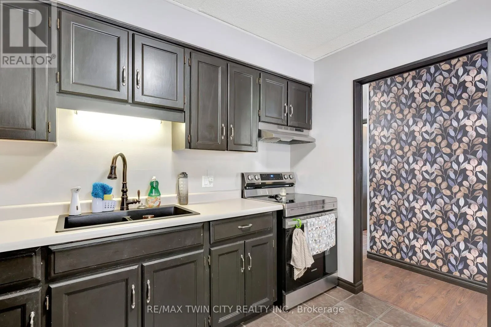 203 - 401 ERB STREET