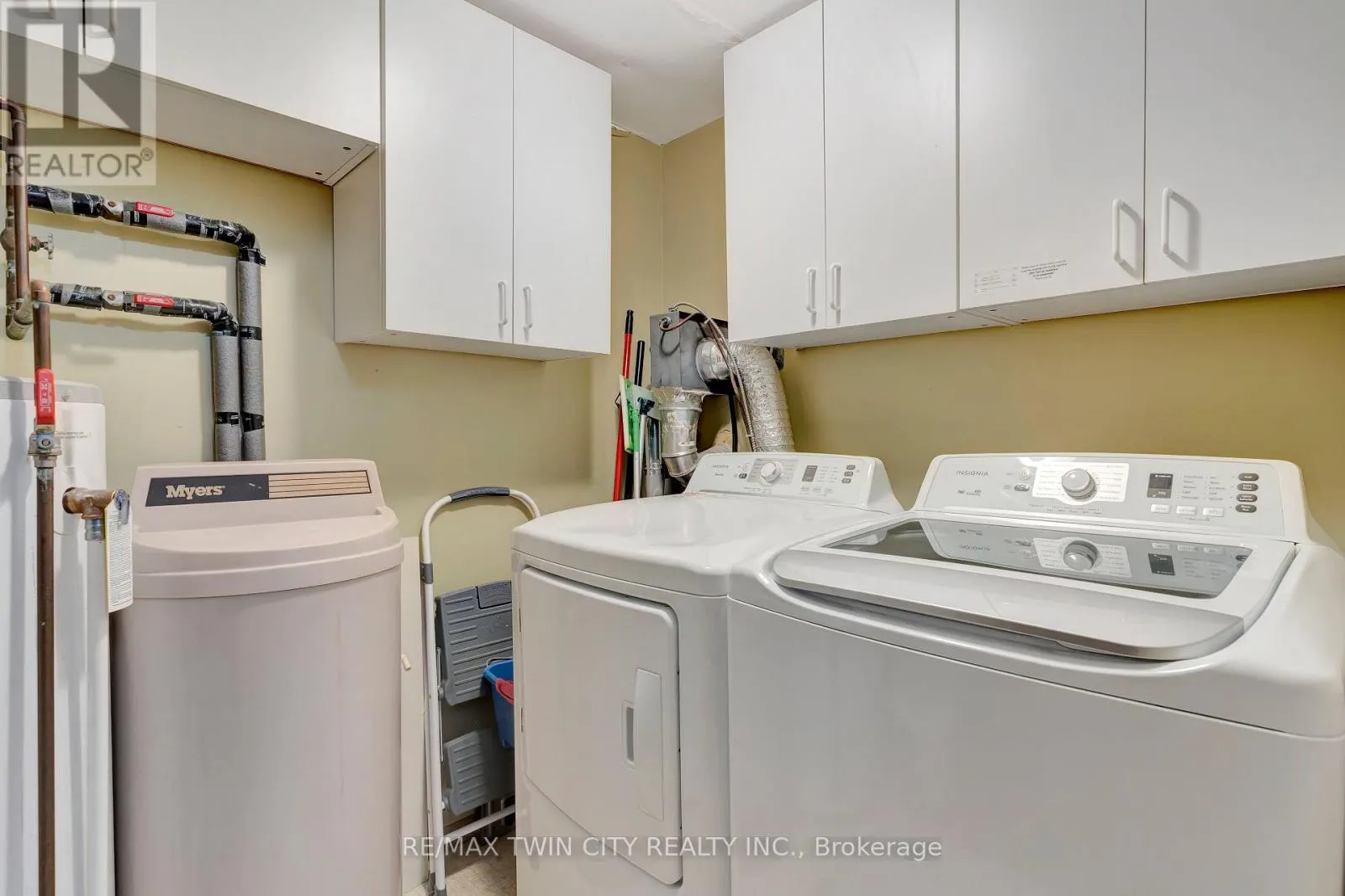 203 - 401 ERB STREET