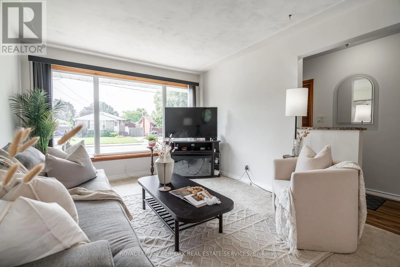 7 KENWOOD CRESCENT