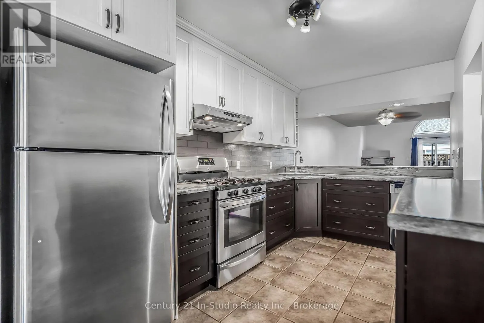 UNIT 14 - 874 ARLINGTON STREET, #Unit 14