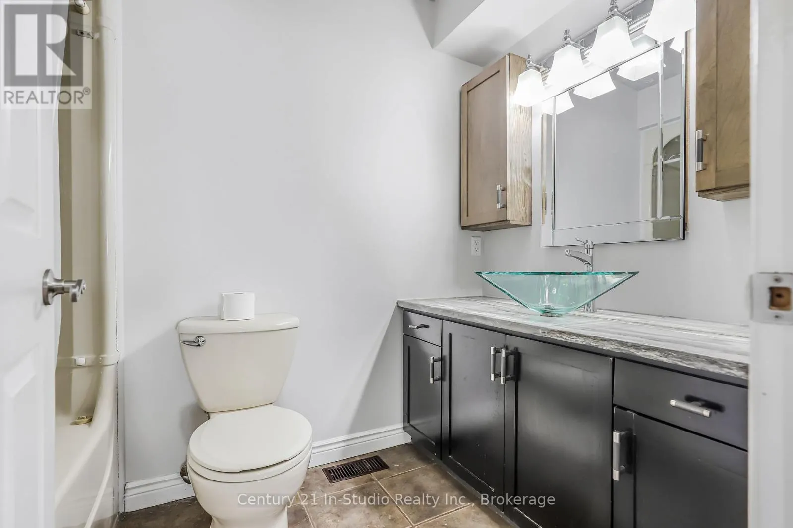 UNIT 14 - 874 ARLINGTON STREET, #Unit 14