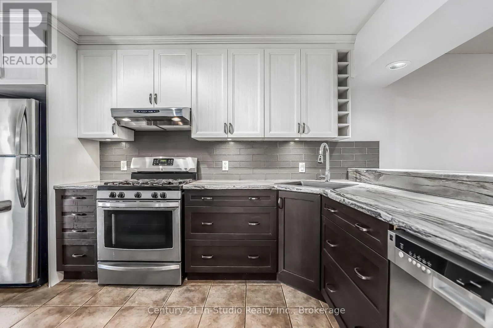UNIT 14 - 874 ARLINGTON STREET, #Unit 14