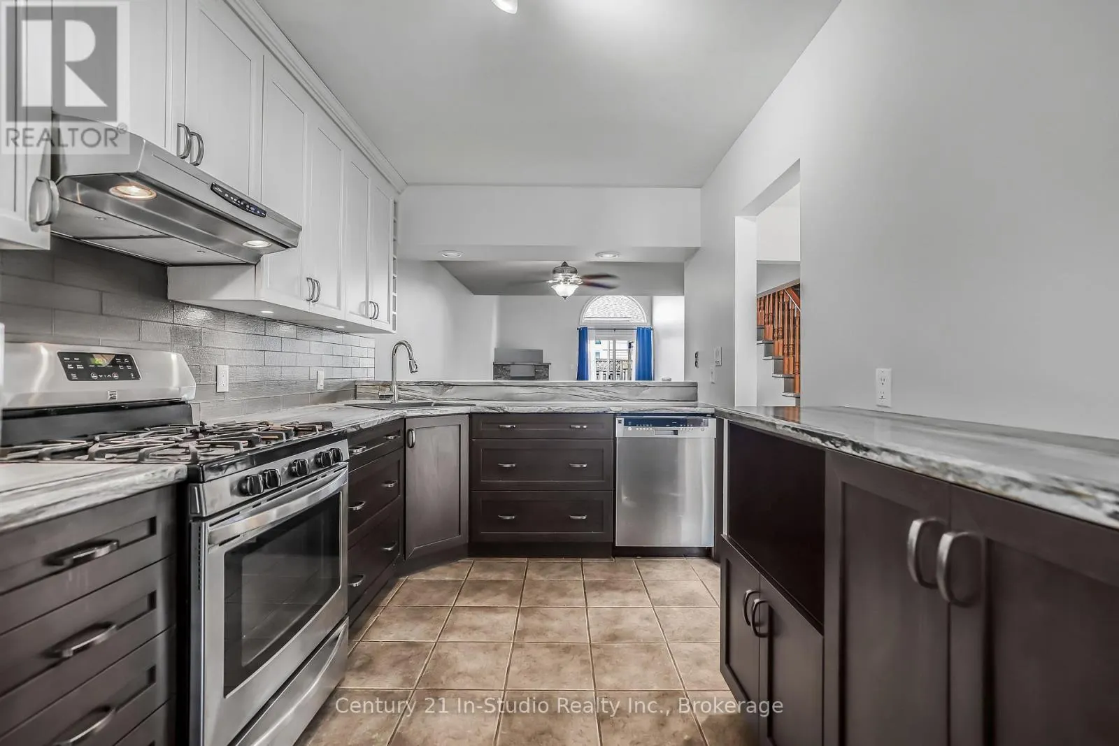 UNIT 14 - 874 ARLINGTON STREET, #Unit 14
