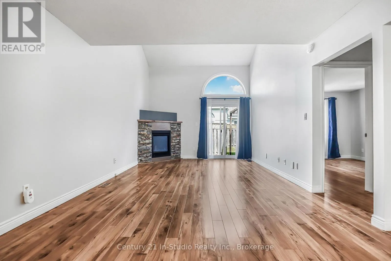 UNIT 14 - 874 ARLINGTON STREET, #Unit 14