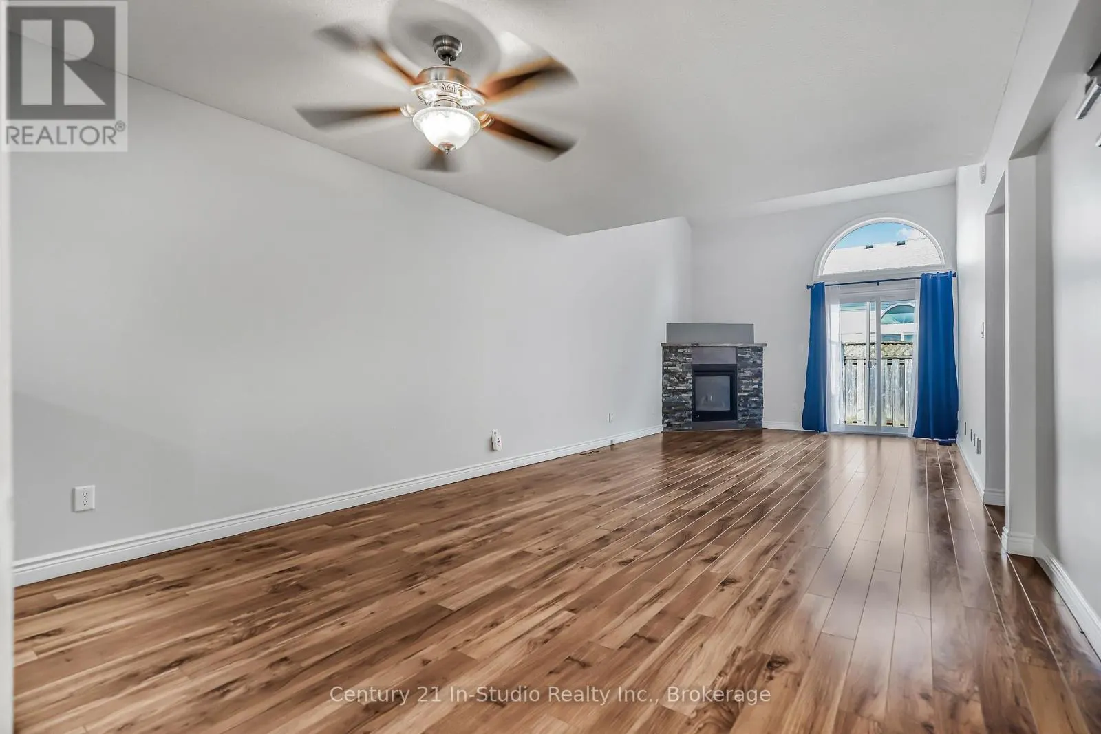 UNIT 14 - 874 ARLINGTON STREET, #Unit 14