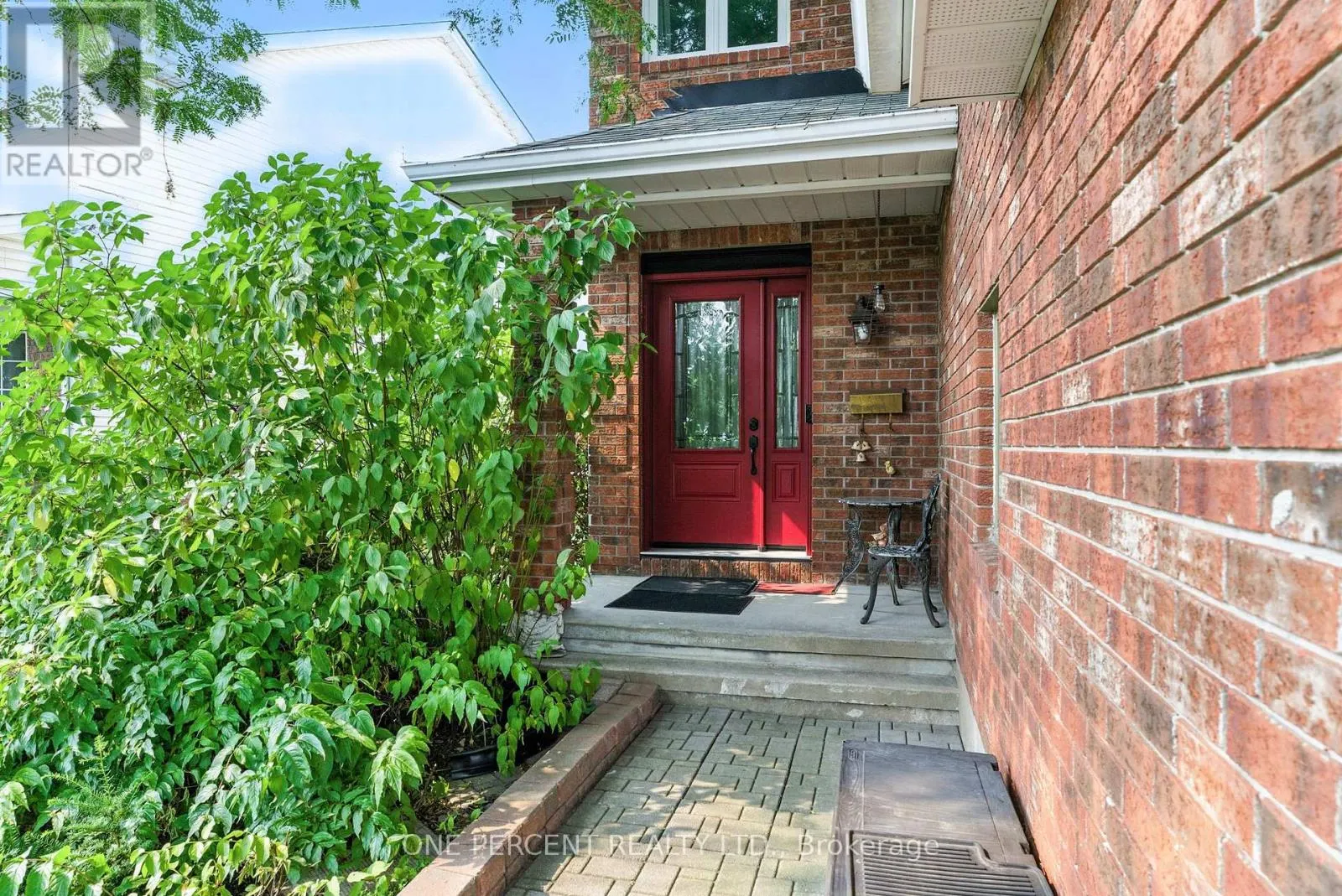 59 WOODFORD WAY