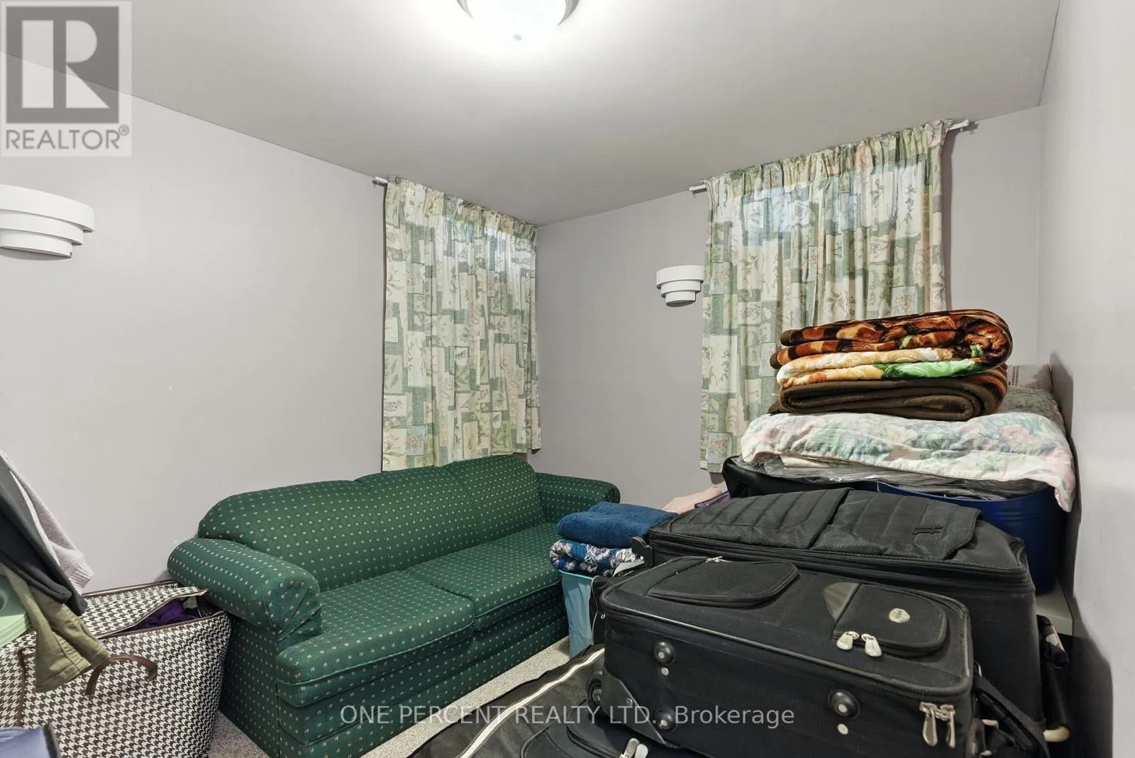 59 WOODFORD WAY